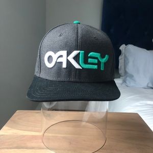 Oakley - Snapback Hat